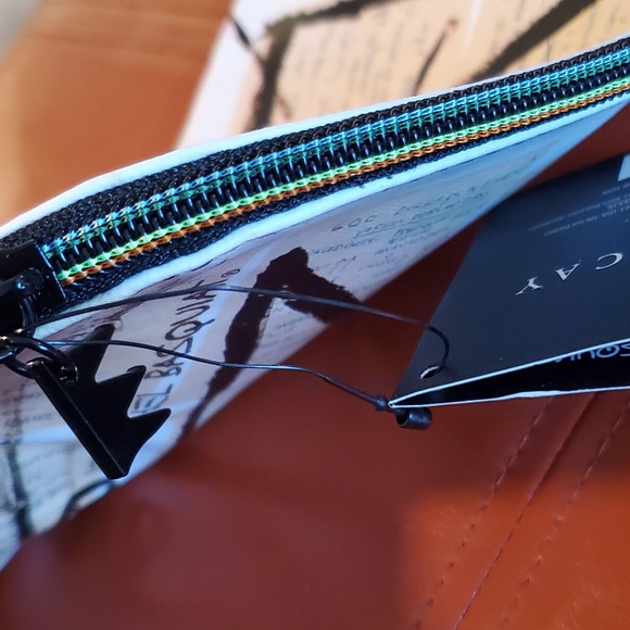 NWT Urban Decay BASQUIAT Cosmetic Bag - Picture 6 of 7